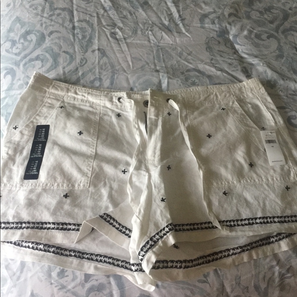 GAP shorts